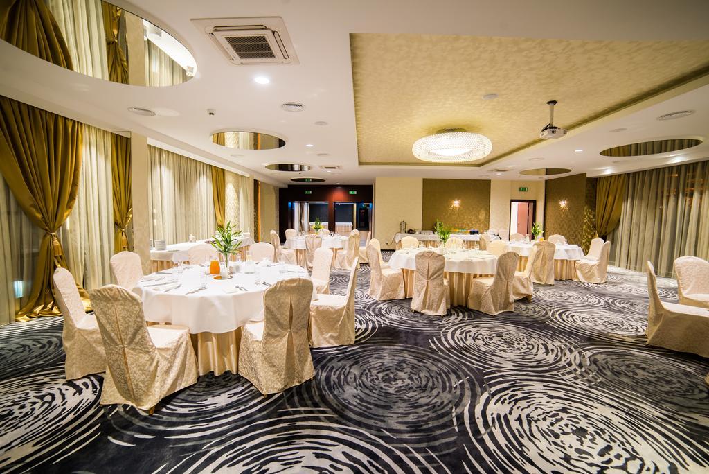 Arena Hotel Spa & Wellness Tychy Exterior photo